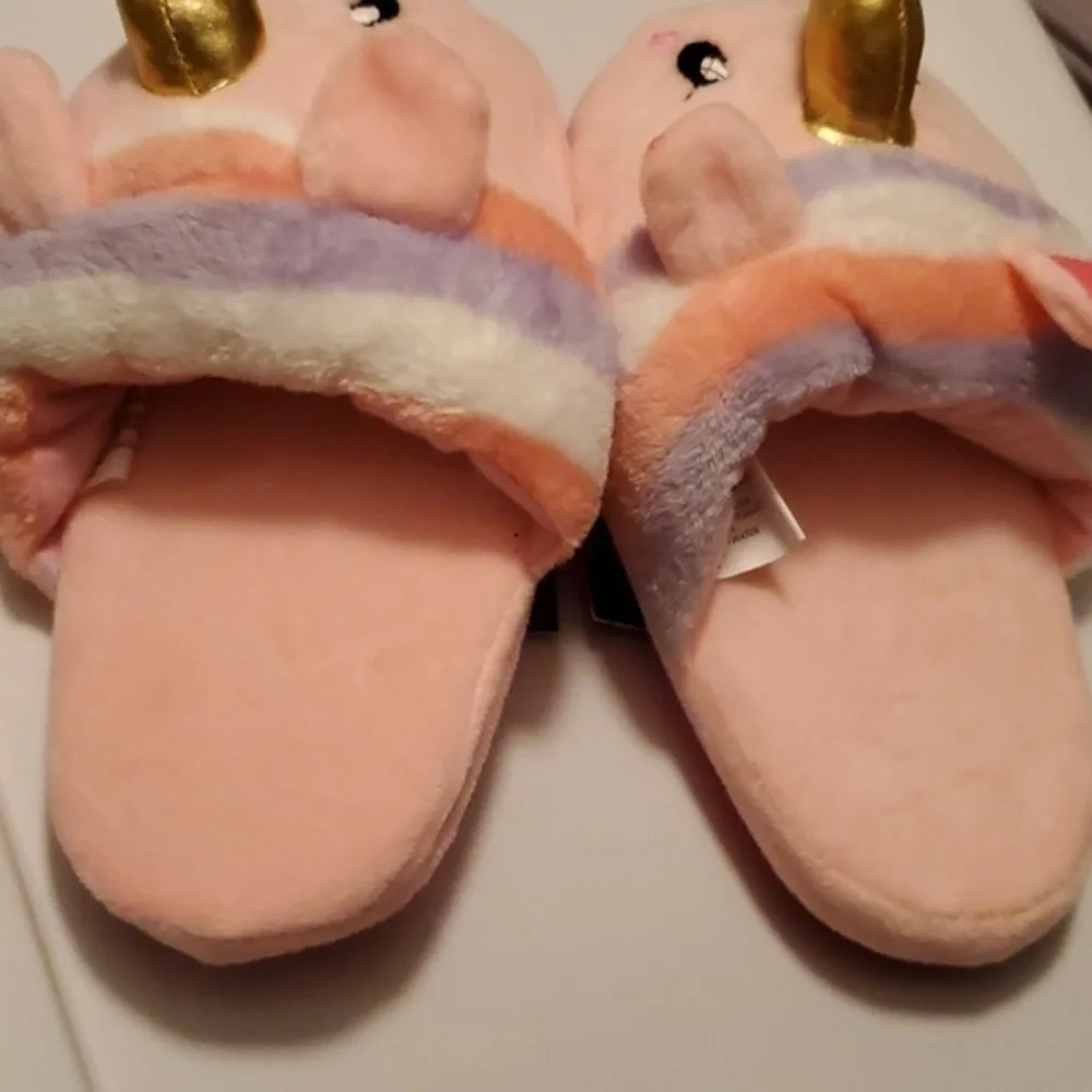 Kids Plush Unicorn Slide On Cushy‎ Slippers Size 5-6